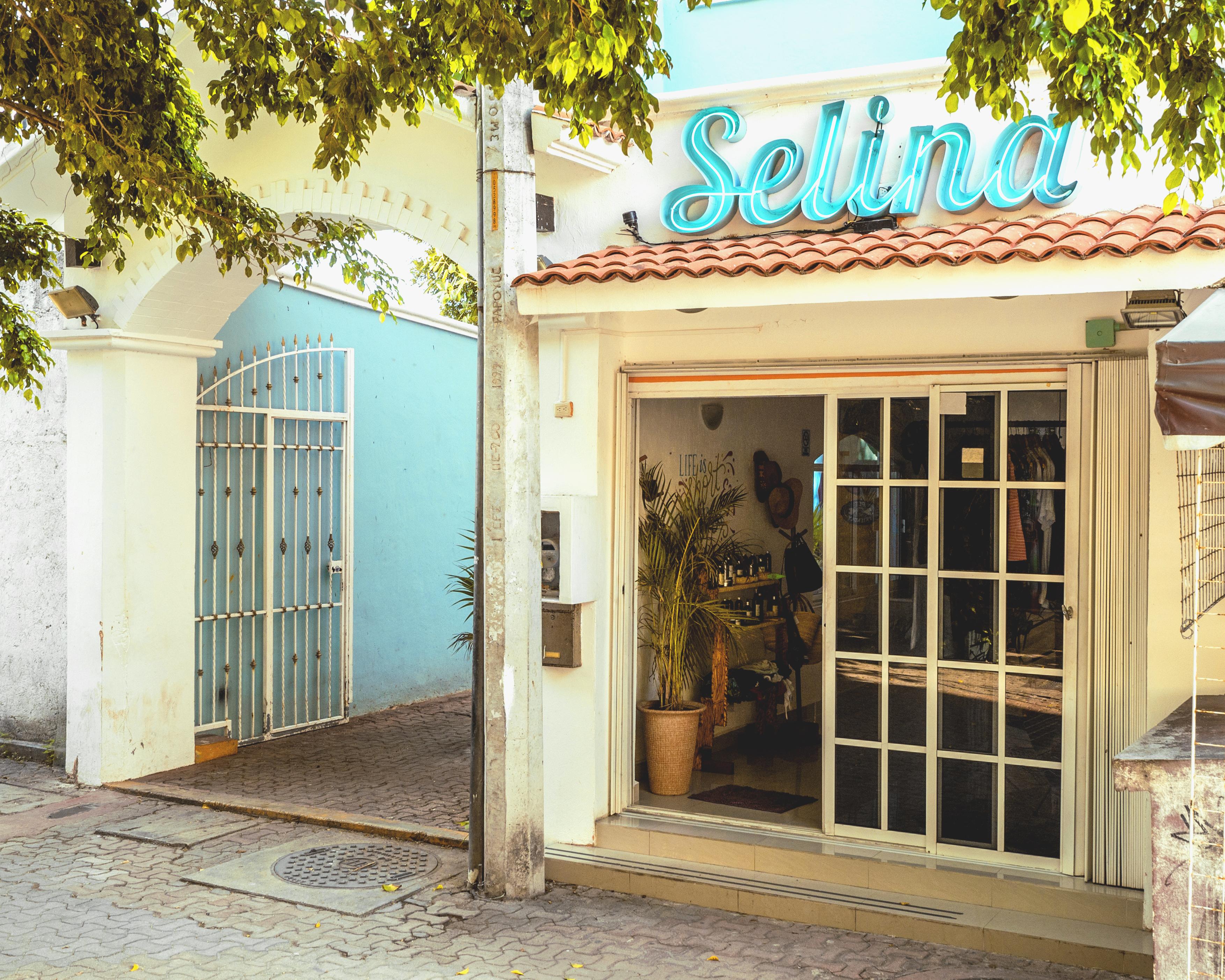 Selina Playa Del Carmen Hotel Exterior photo
